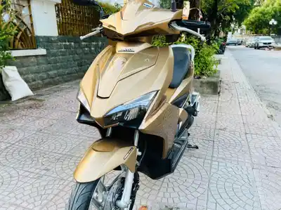 Honda Air Blade золотисто-бронзовый 125cc 2019 номера Ханоя
