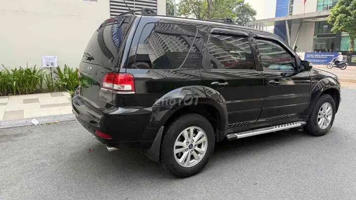 Ford Escape XLT 2009 черный, автомат