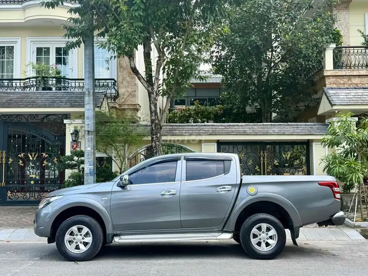 Mitsubishi Triton 2.5L AT 2017 серый, автоматическая