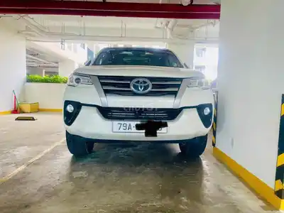 Белое 7-местное масло Toyota Fortuner 2017