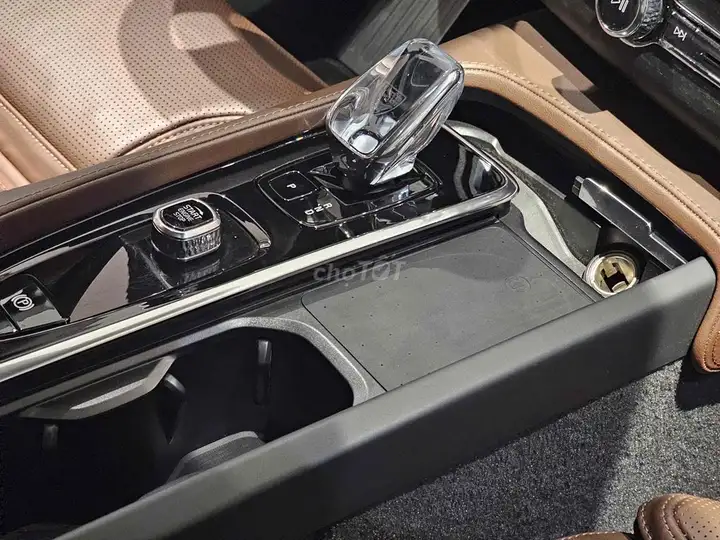 Volvo XC90 Plug-in Hybrid 7 мест — Скидка 666 миллионов