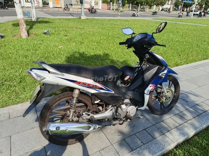 Suzuki Axelo 125cc сине-белый. BS 43