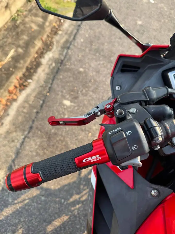 HONDA CBR150R 2018