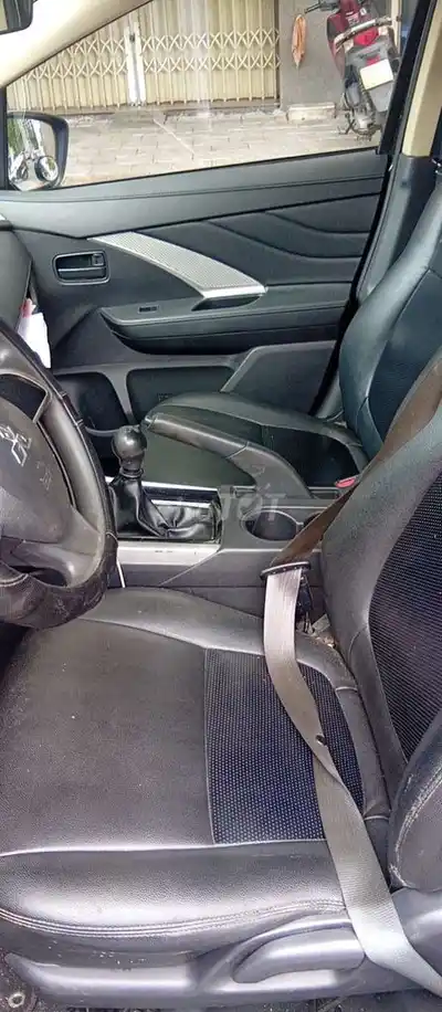 Mitsubishi Xpander 7 мест черный 98000