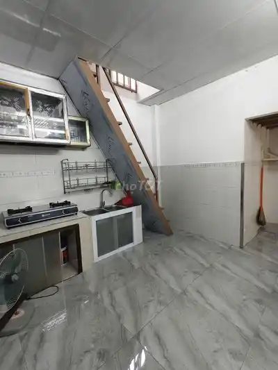 Небольшой дом, Cach Mang Thang Tam, 15 м², 3 этажа, 3 спальни
