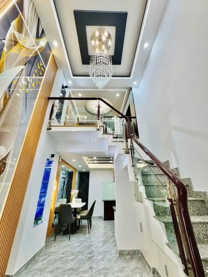 Просторный дом в Фу Ньен, район Кванг Дык. 5 этажей, 31 м²