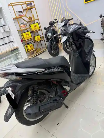 Honda SH 150i ABS 2017 черный, хошиминский номер, от собственника