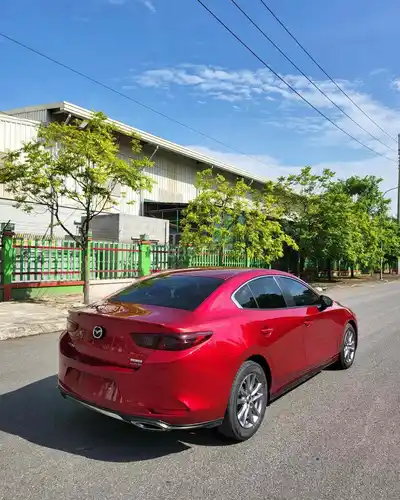 Mazda 3 Luxury 2022 Красный 62000 км