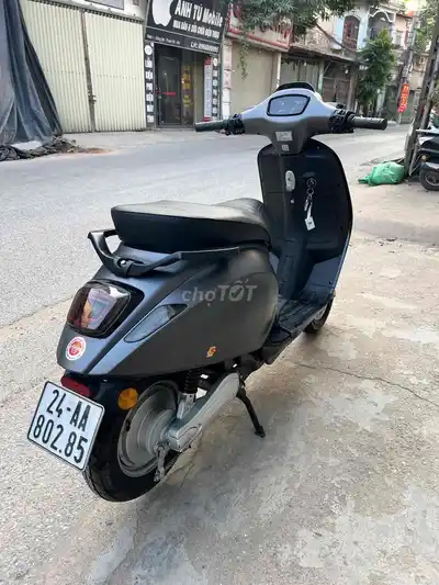 Электроскутер Vespa Takashi 2026 Серый