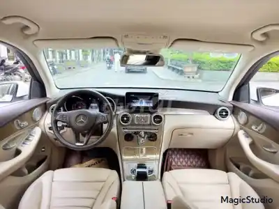 Mercedes-Benz GLC250 4Matic 2018 Белый 80.000 км