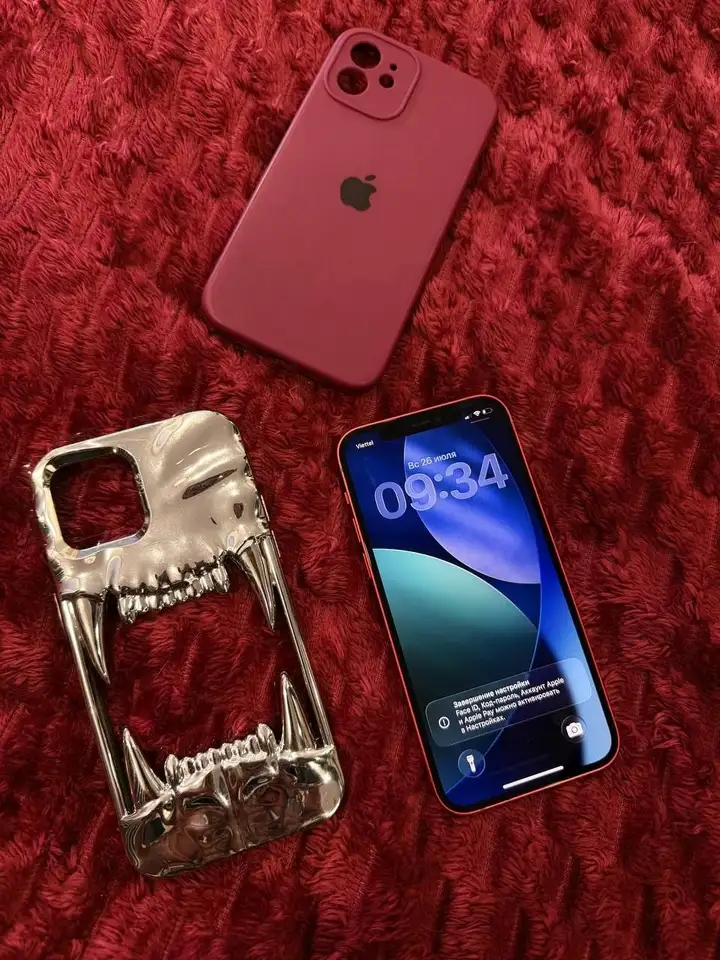 iPhone 12 128 GB RED