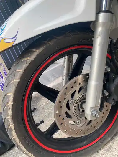 Honda SH 150 вьетнамской сборки в стиле Италии, белый, 2 ABS, в отличном состоянии