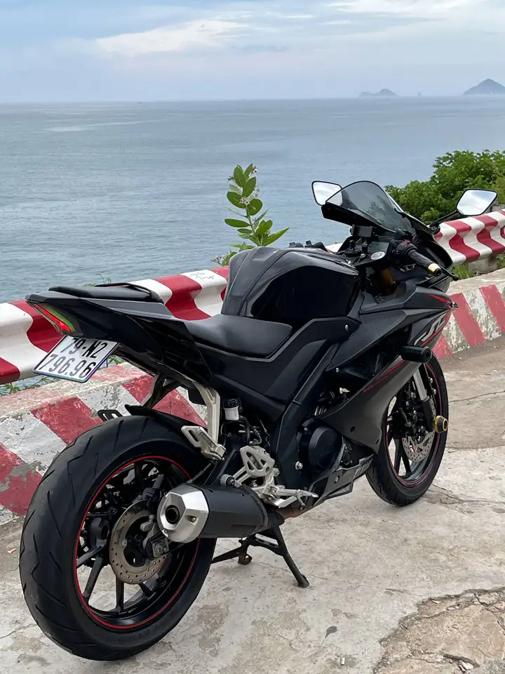 Yamaha R15
