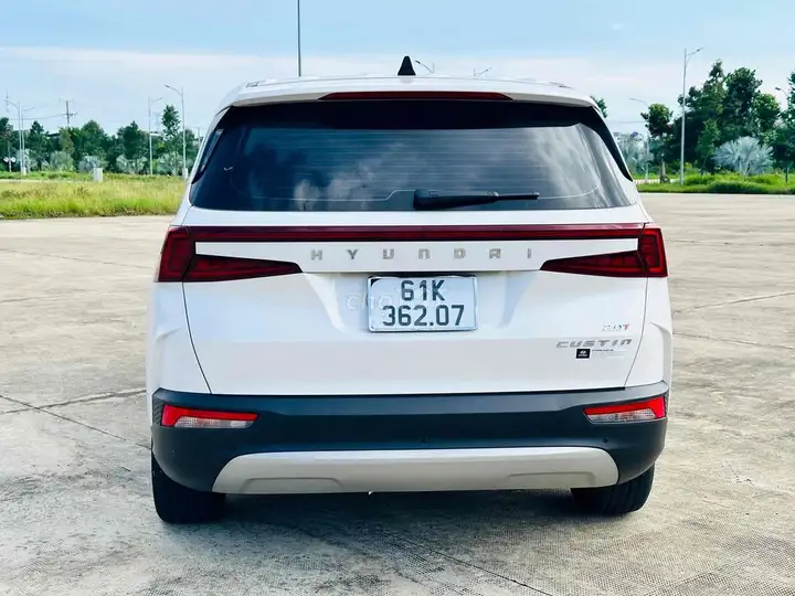 Hyundai Custin 2023, комплектация Cao Cấp, поддержка рассрочки