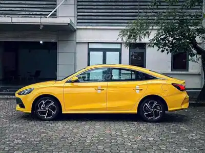 MG MG5 Luxury 2024 Желтый 20 тыс. км