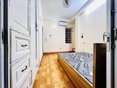 Комната в начале переулка 108 Нгуен Трай, Ханой
