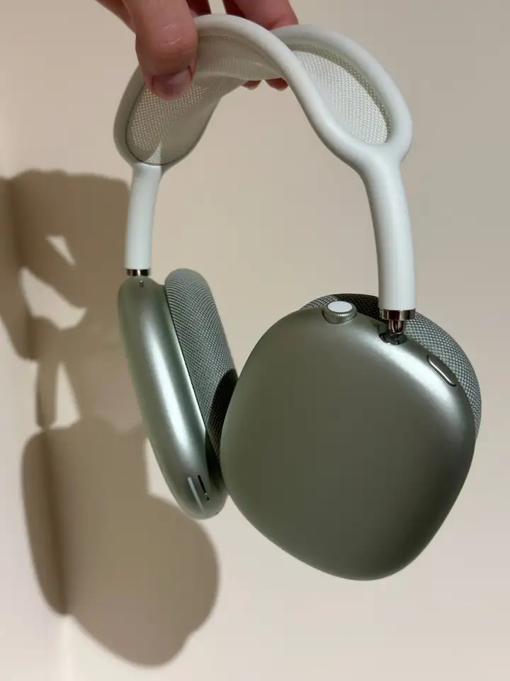 AirPods Max первого поколения
