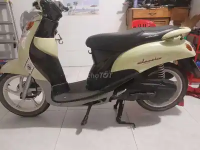 Золотой скутер с мороженым Yamaha Mio Classico