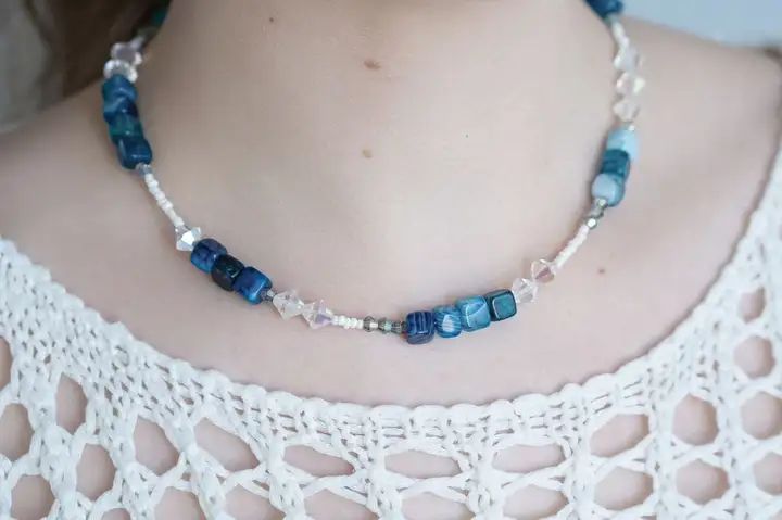 Украшения из агата и ожерелья