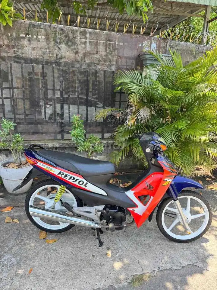 Honda Wave Repsol красно-сине-белая, китайская сборка