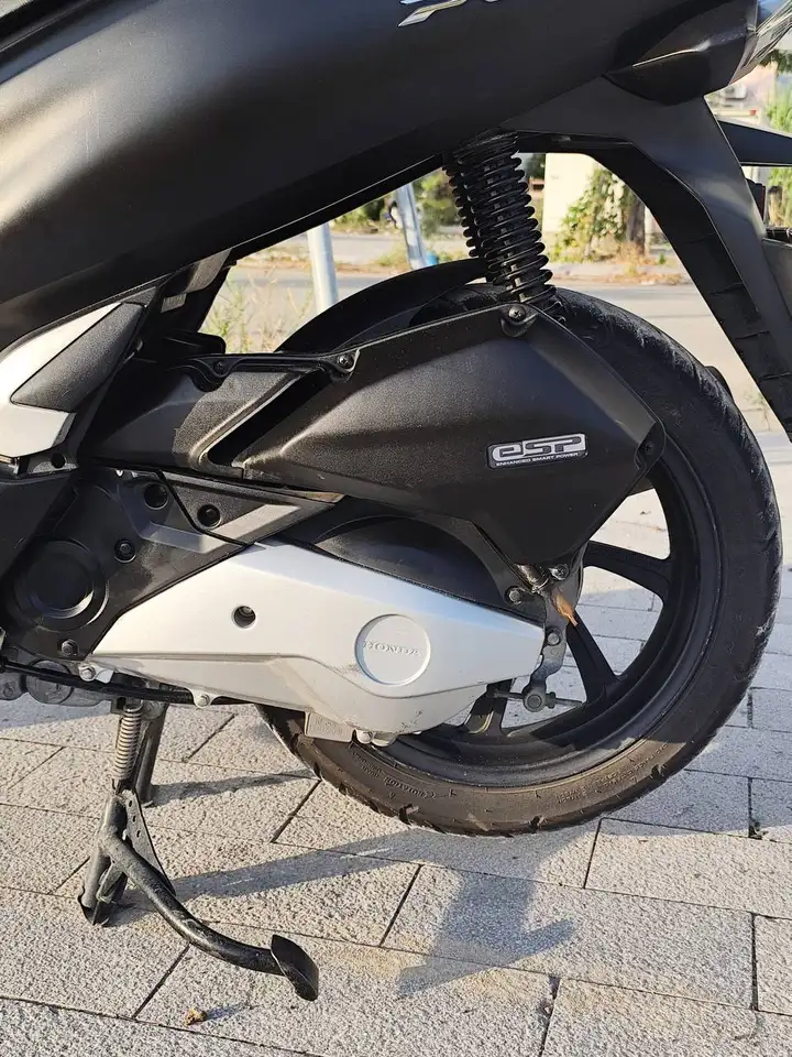 Honda PCX-3 150 кубов (2018 год)