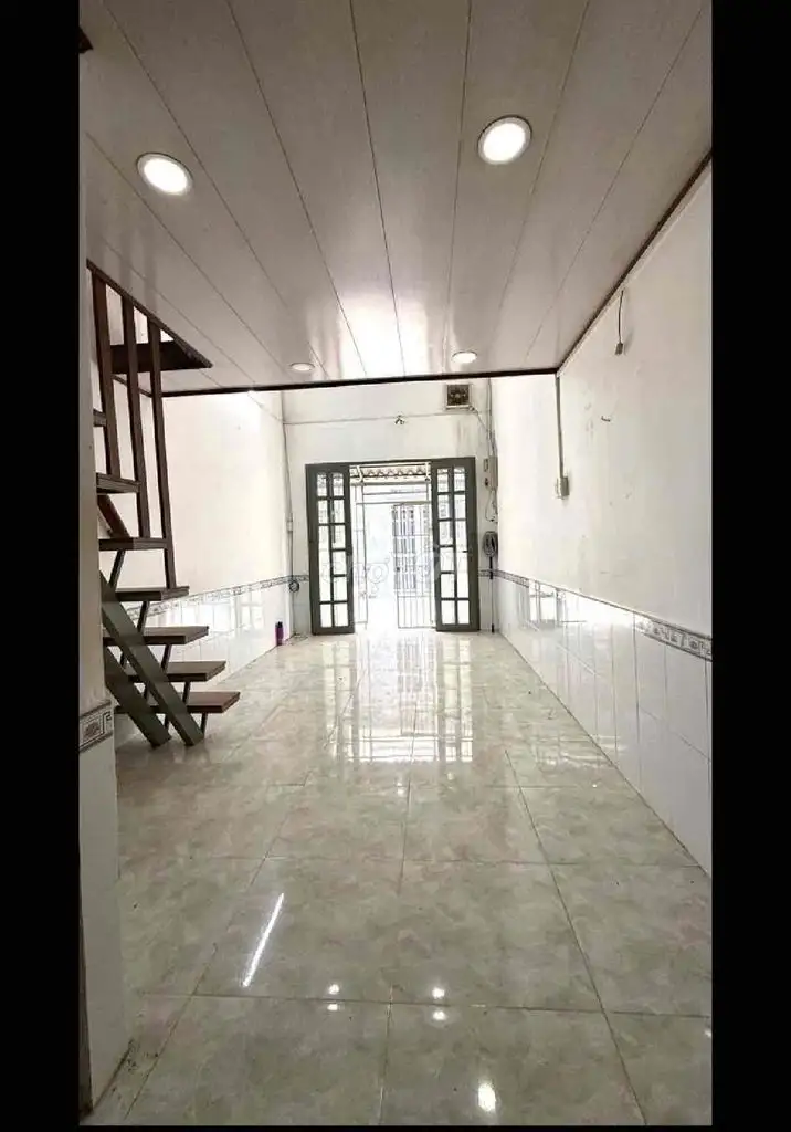 Дом в Говапе, рядом с автотранспортом, 3x7м, 1 этаж + антресоль, документы готовы