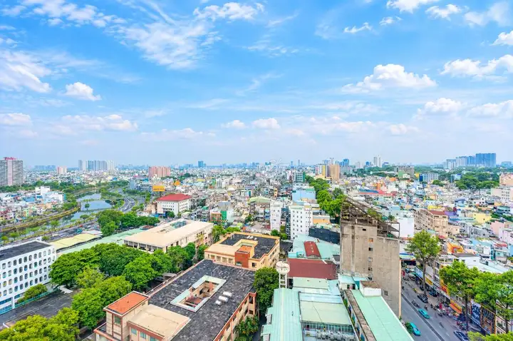 Квартира в Kita Q.5 под Airbnb, 90 м², 2 спальни, 2 санузла, полная меблировка