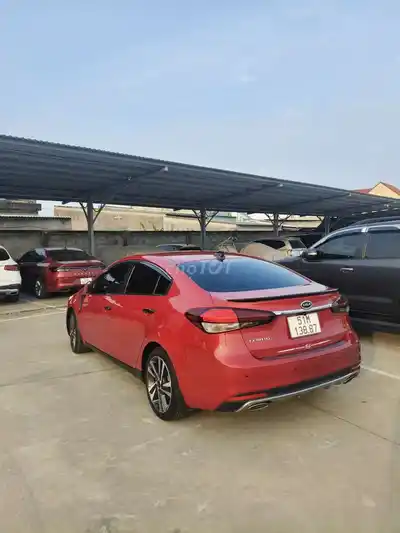 Kia Cerato 2017 1.6AT люк красный