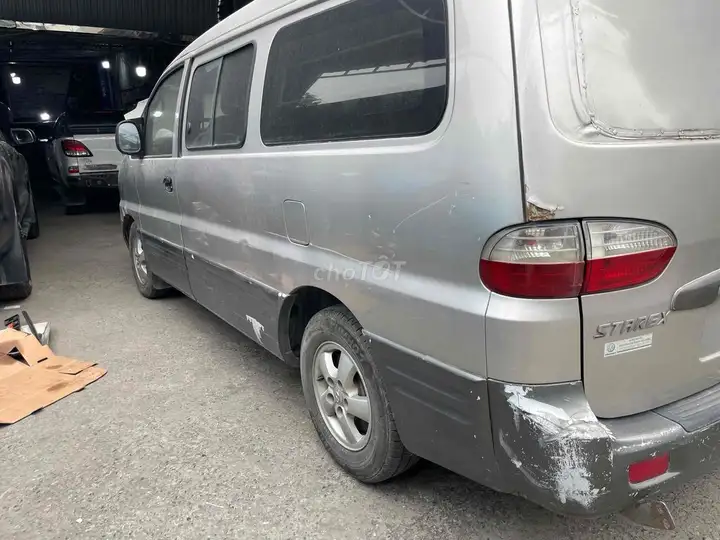 Hyundai Starex 2004, 6 мест, АКПП, коричневый