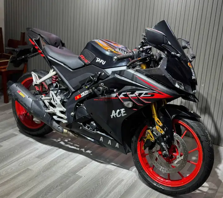 Yamaha R15 V3