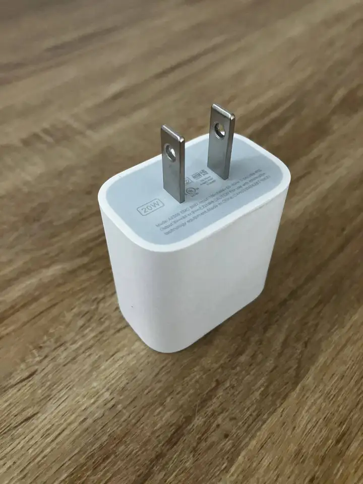 Зарядный блок Type C 20W