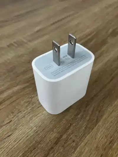 Зарядный блок Type C 20W