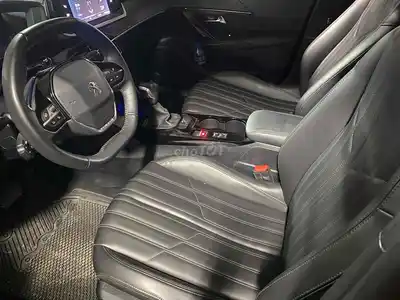 Peugeot 2008 GT Line Серый