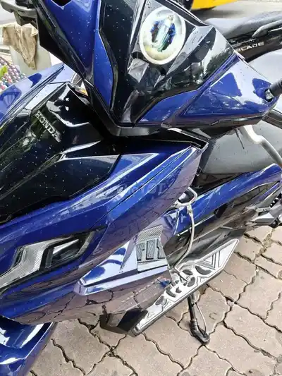 Honda Air Blade 2022 синий, всего 36 млн