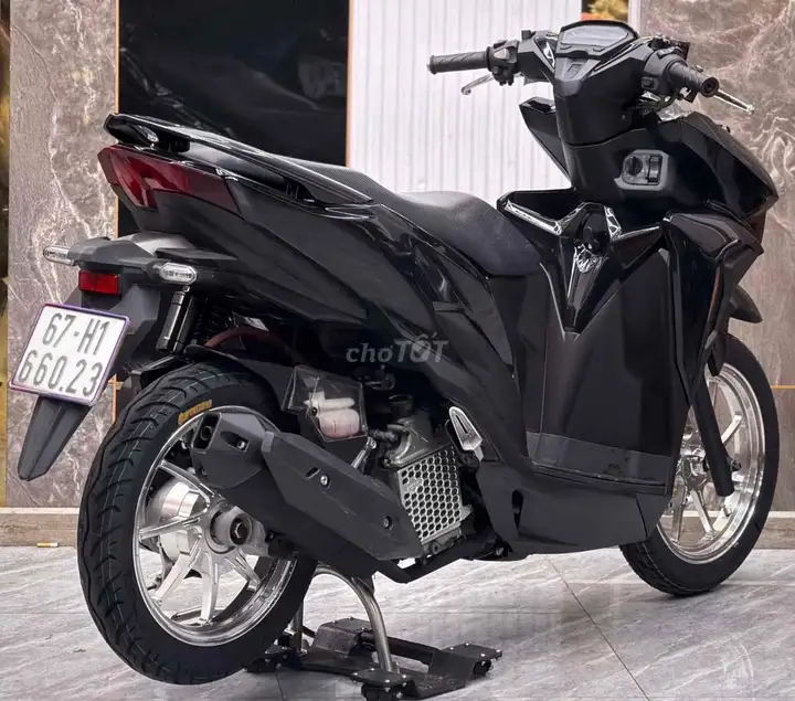 Vario 150 черный, предоплата 25 млн, рассрочка без плохой кредитной истории