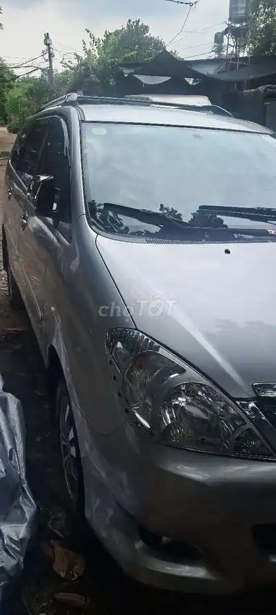 Toyota Innova 2008 Серебристый 7 мест