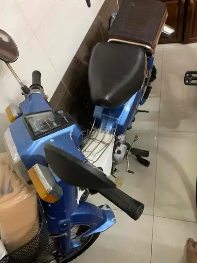 Мопед Honda Cub бело-голубой