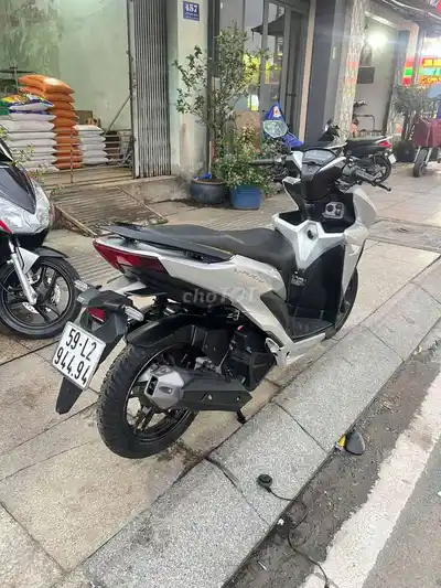 Honda Vario 150 2020 Серебристый, состояние 90%