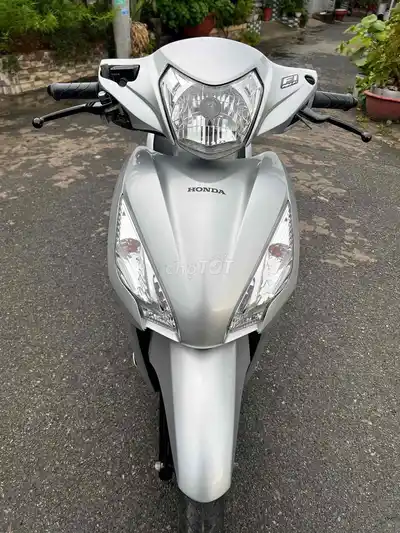 Honda Vision 2017, серебристый