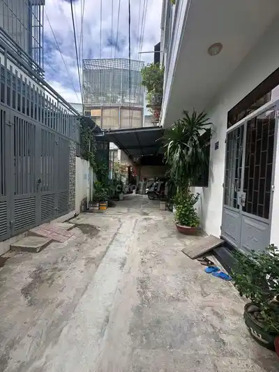 Аренда дома в переулке с антресолью, улица Фуоклонг