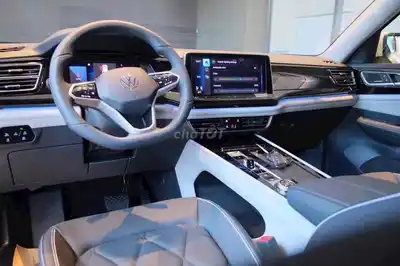 Фольксваген Терамонт Президент 2025, черный, 6-местный