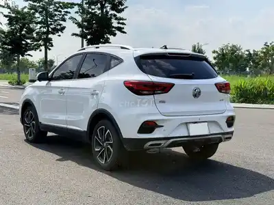 MG ZS Luxury 2024 семейный авто, малый пробег, без дефектов