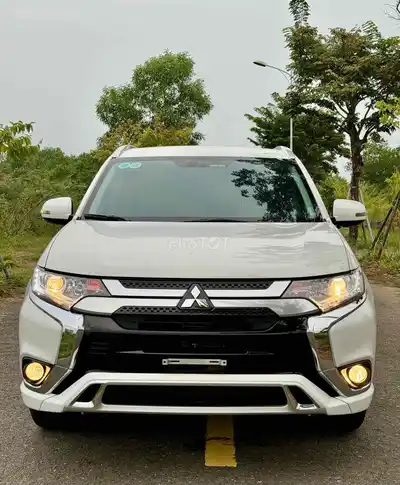 Вариатор Мицубиси Аутлендер 2.0L 2022 Белый 7-местный