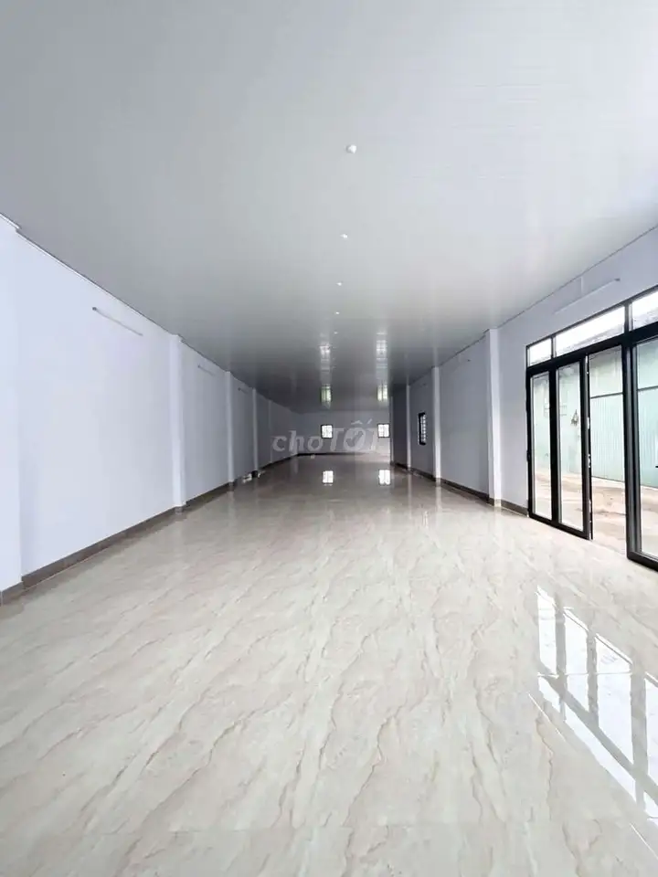 Аренда цеха, пустое помещение 300 м², подходит для швейного производства