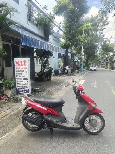 Yamaha Mio Thai с номером 43, отличный двигатель