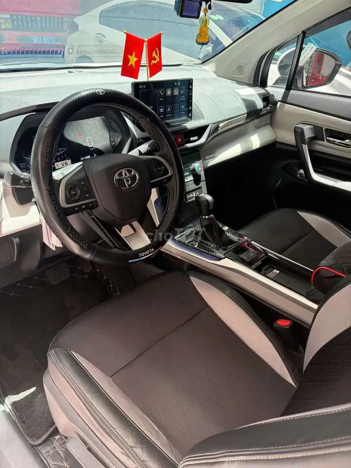Toyota Veloz Cross 2024, 7 мест, бензин, Вьетнам