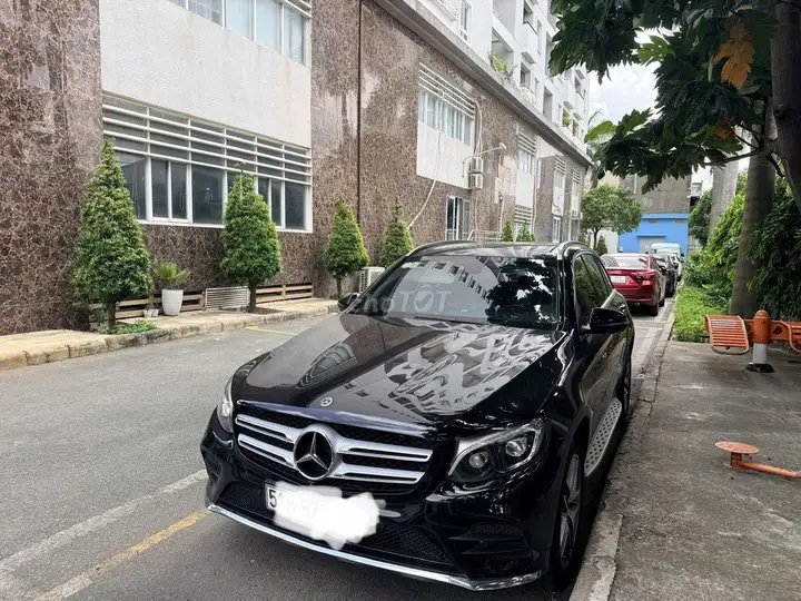 Mercedes-Benz GLC 300 черный, 133208 км