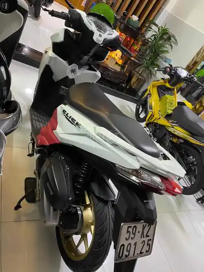 Honda Click Thai 2017 белый красно-черный