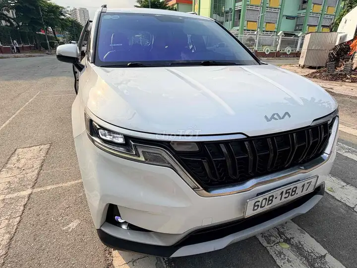 Kia Carnival Luxury 2022 дизель 81 000 км белый