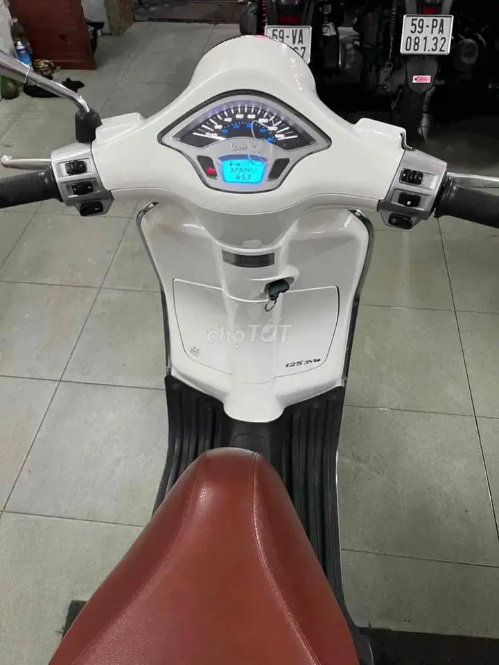 Piaggio Vespa 125cc Белый